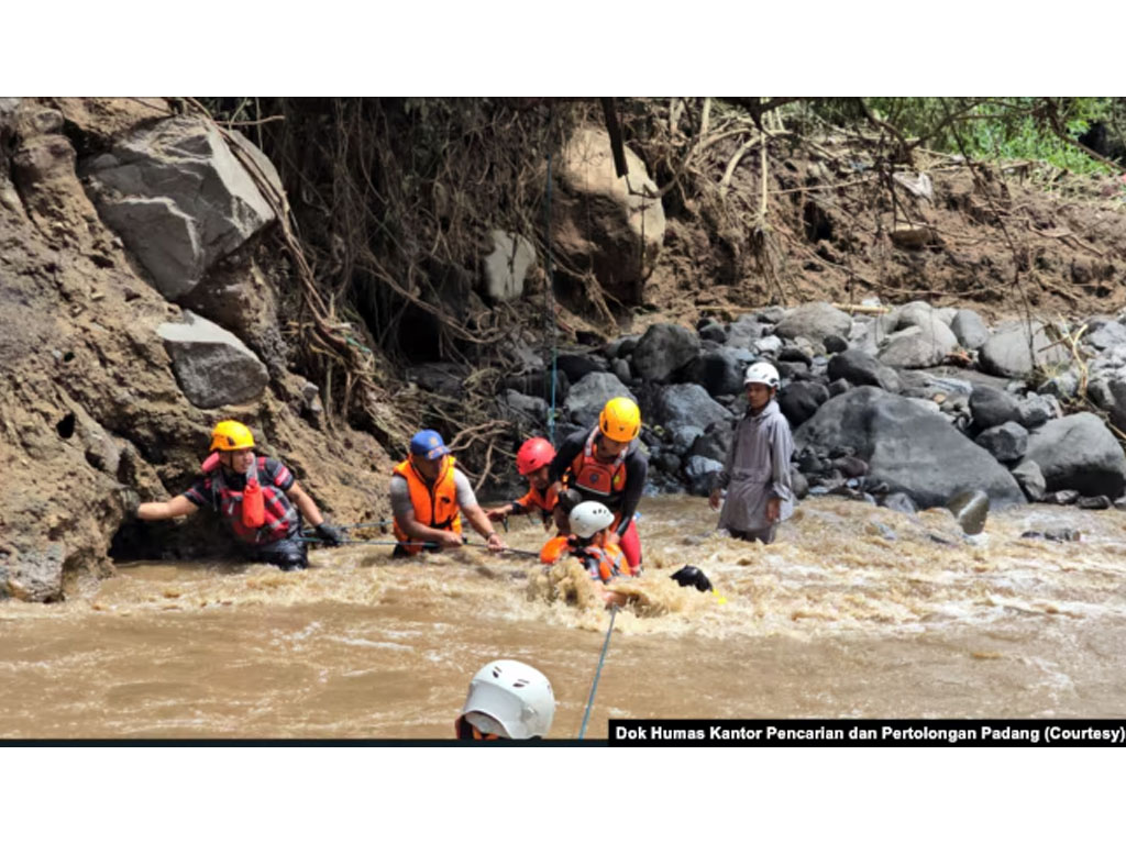 banjir bandang di sumbar