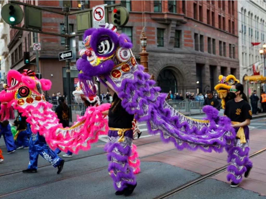 parade imlek di California