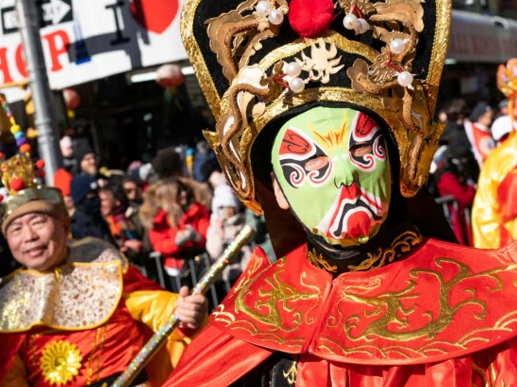 parade imlek di pecinan NY