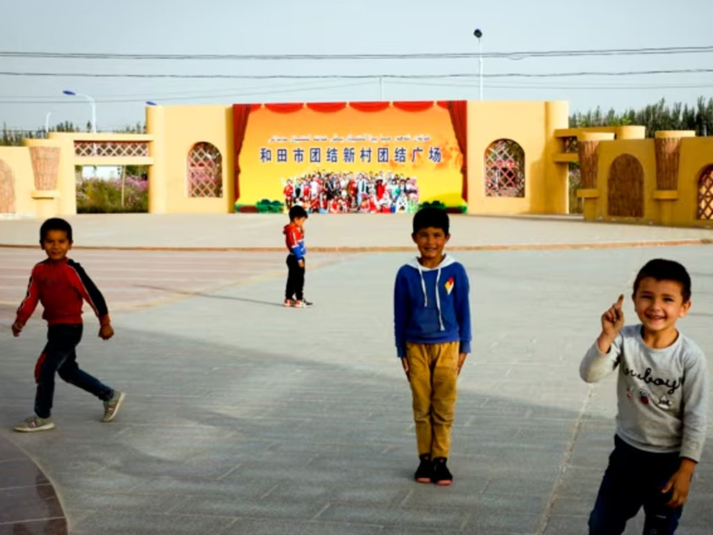 Anak-anak Uyghur