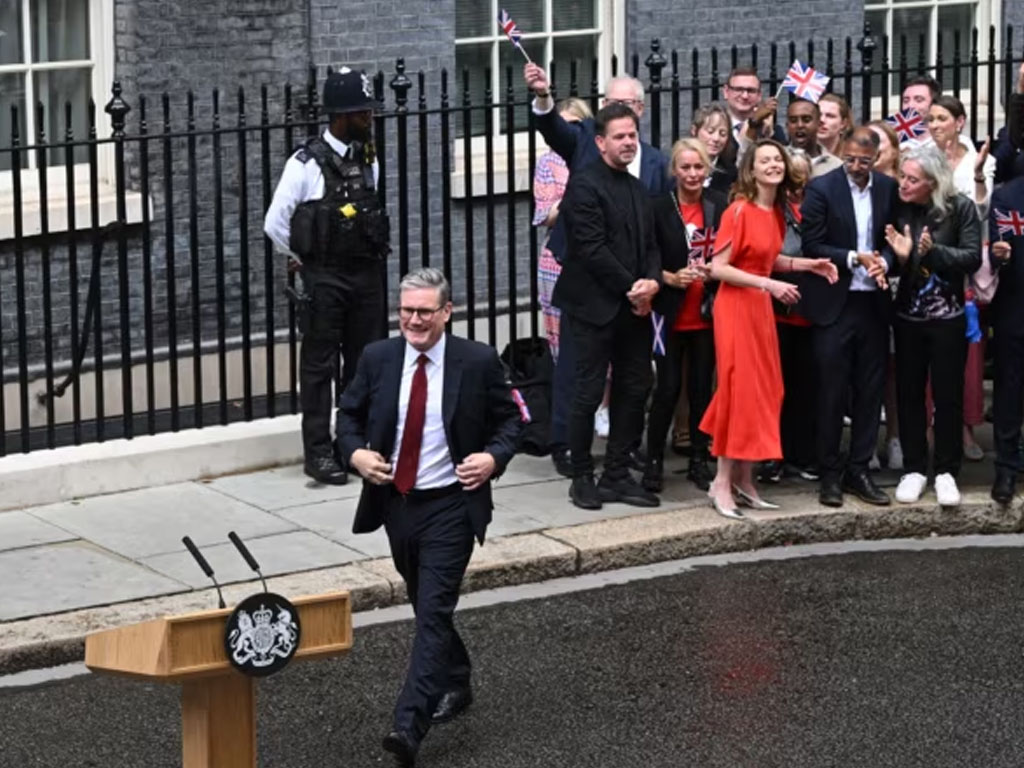 PM Inggris Keir Starmer di Downing Street