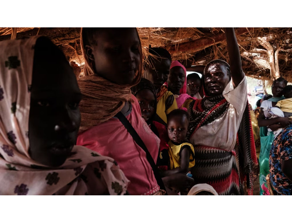 perempuan antre makanan di sudan