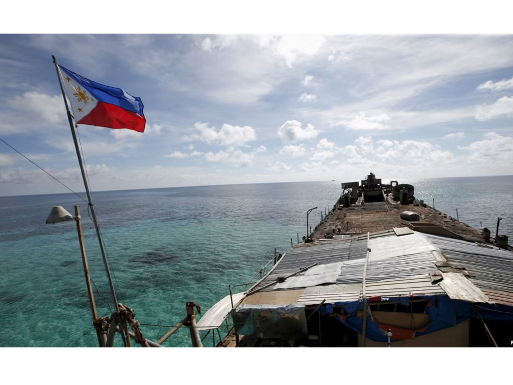 bendera filipina di laut china selatan