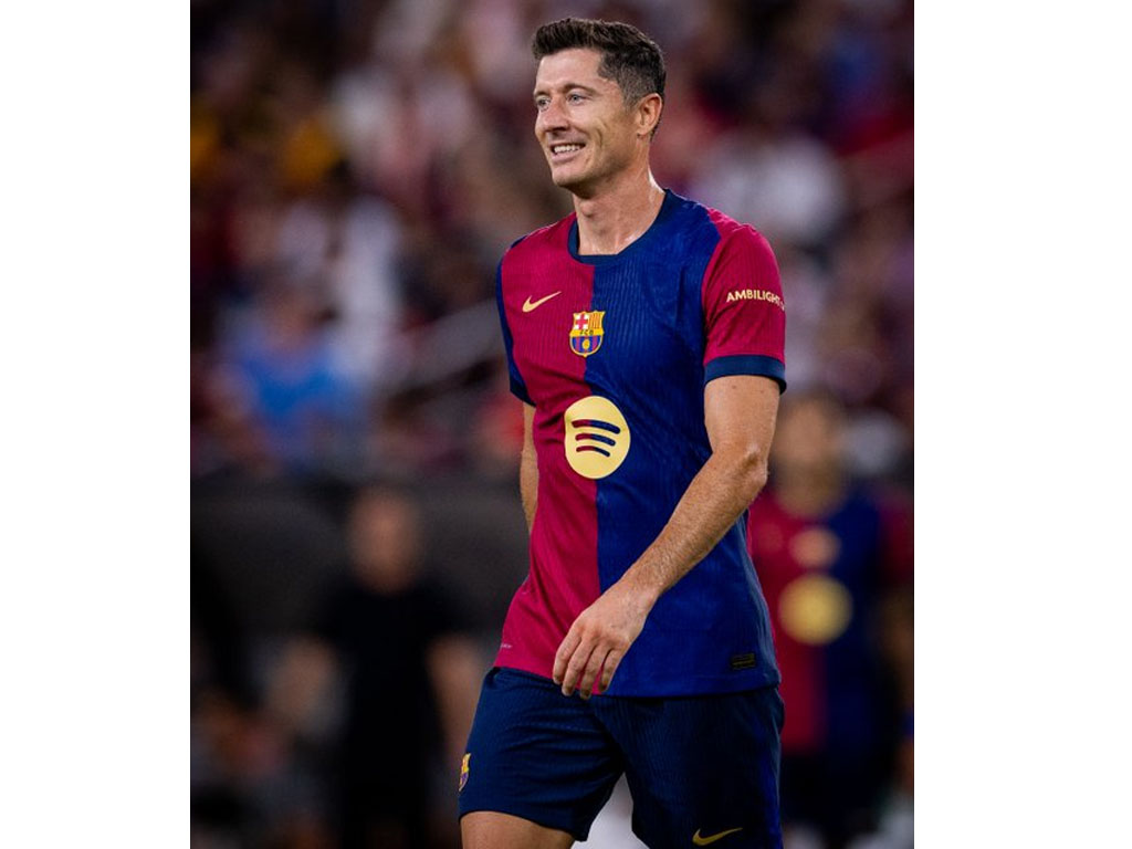Lewandowski cetak brace lawan milan