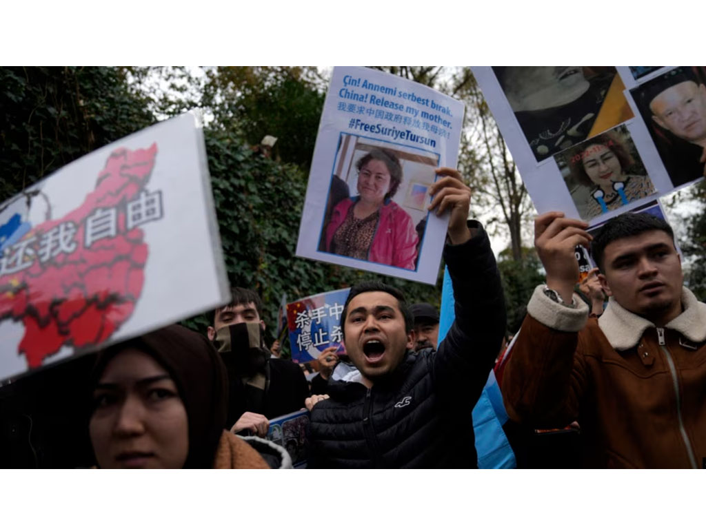 demo uighur di turki