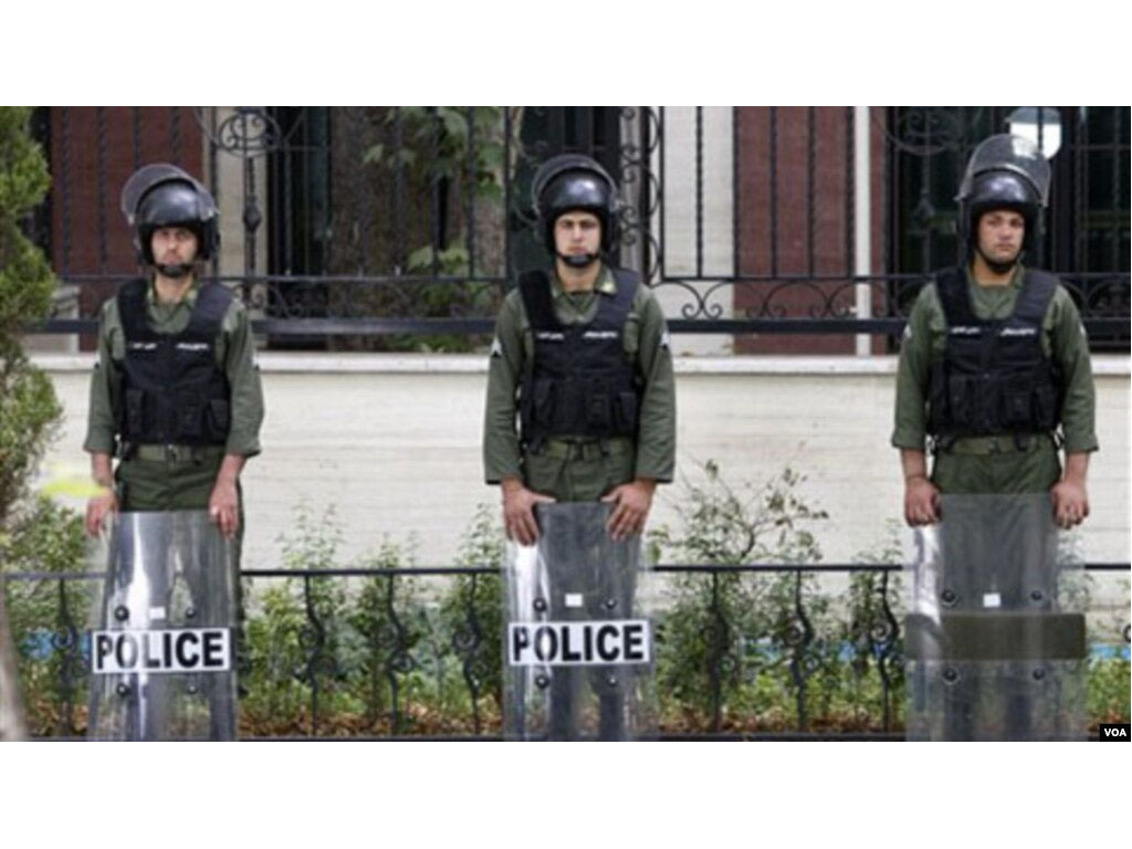 polisi di Teheran