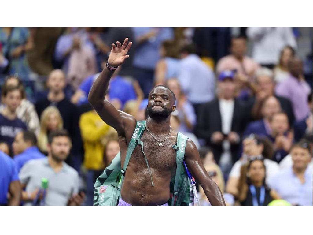 Tiafoe tinggalkan lapangan