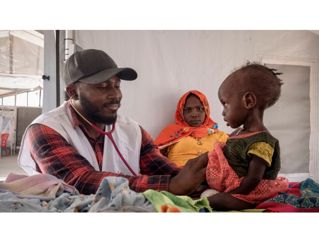 anakkekurangan gizi di kamp di sudan