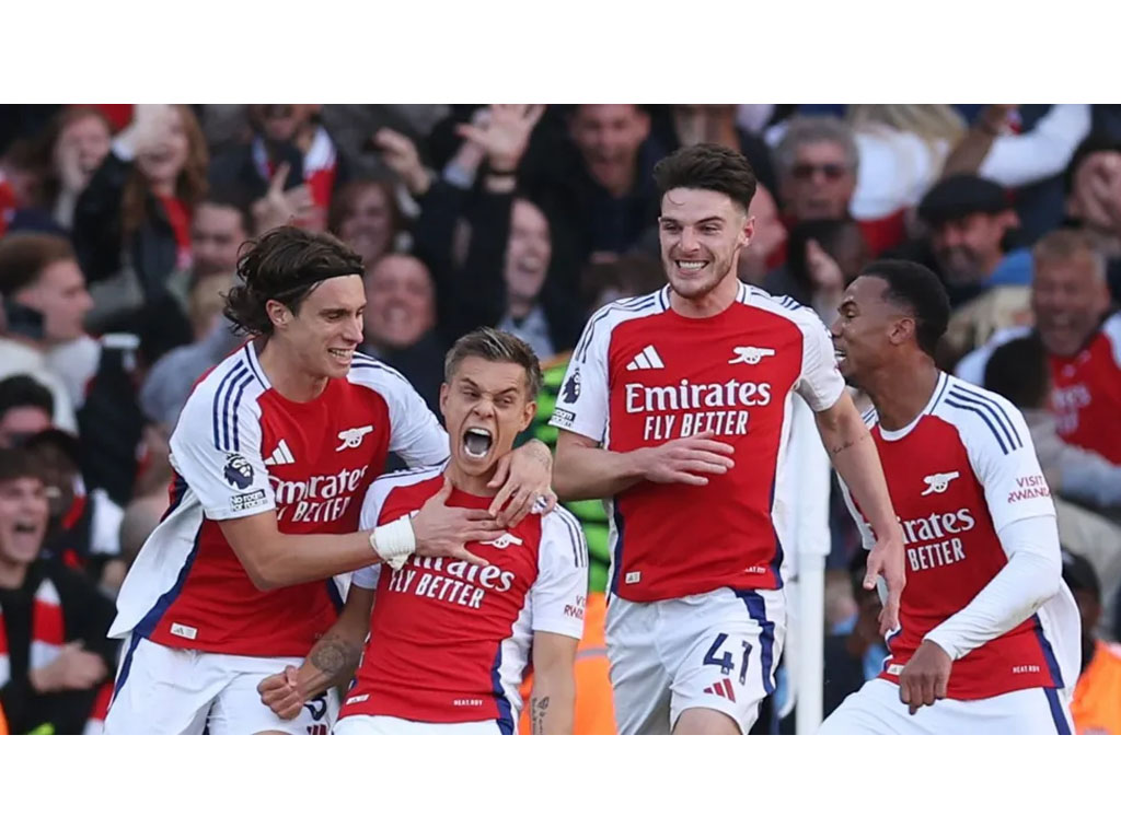 arsenal rayakan kemenangan atas leicester
