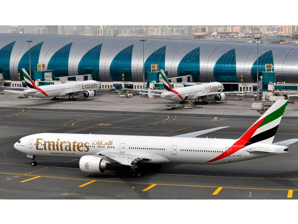 Pesawat Emirates di Dubai