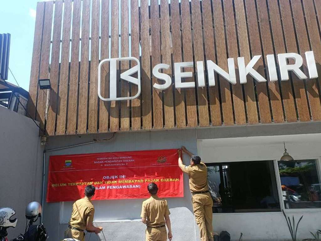 penyegelan objek pajak di bandung