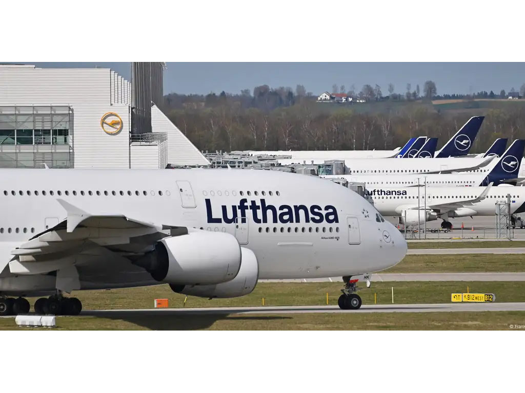 pesawat Lufthansa
