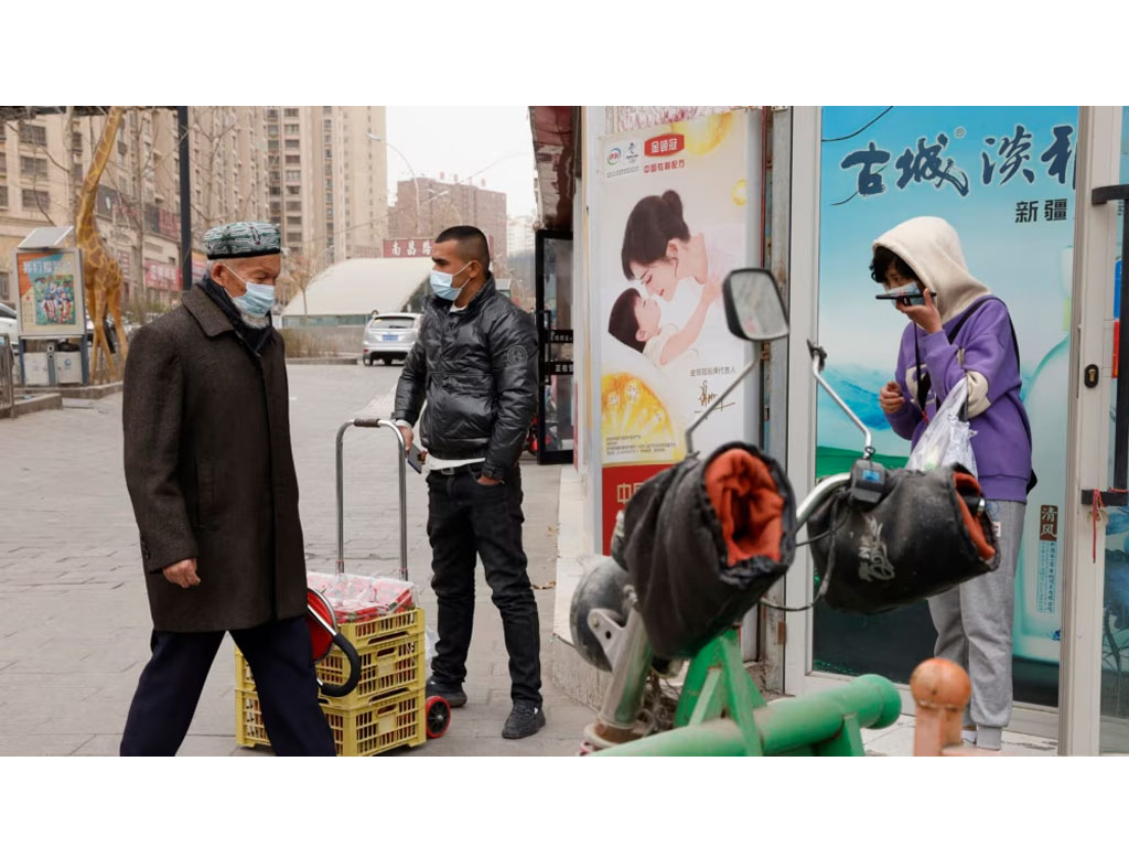 warga Xinjiang