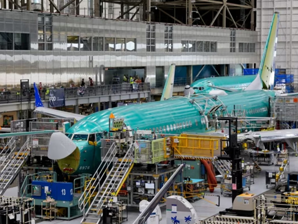Pesawat Boeing 737 MAX dirakit di pabrik