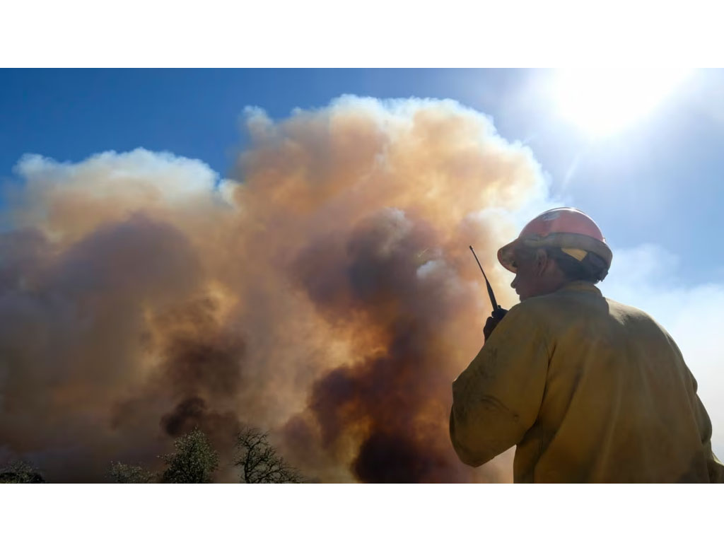 kebakaran hutan di california