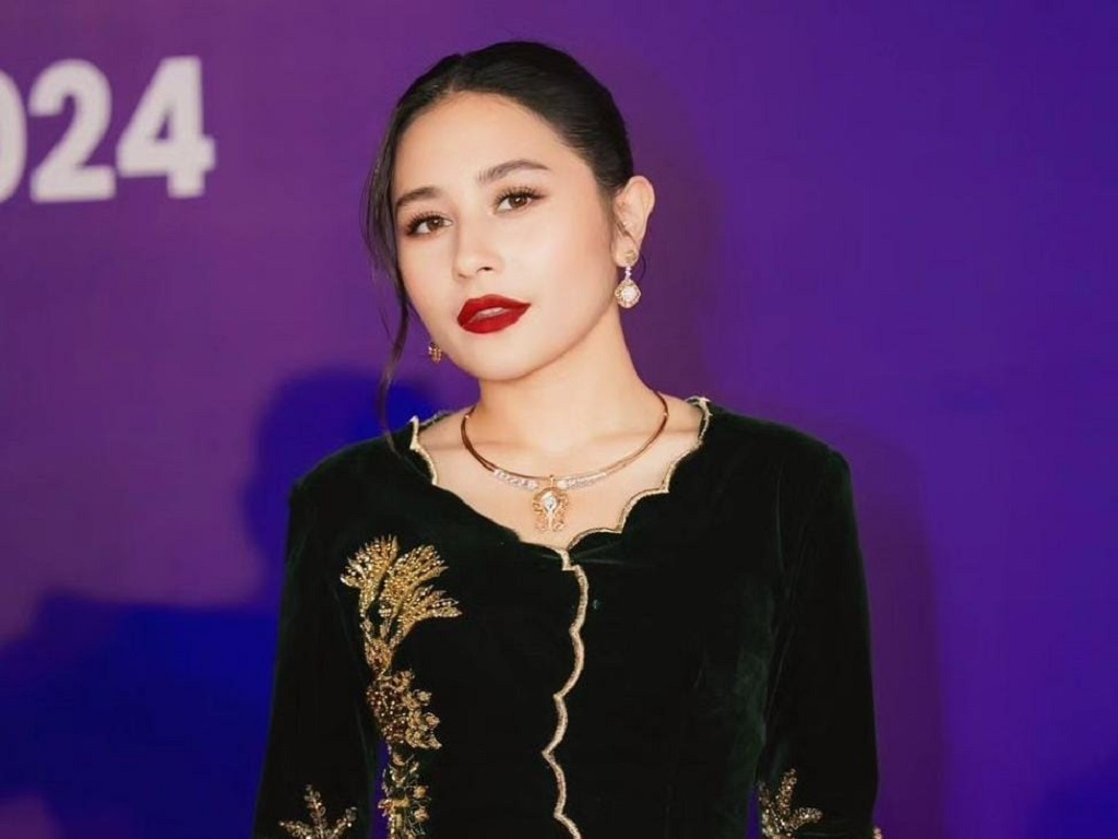 Prilly Latuconsina