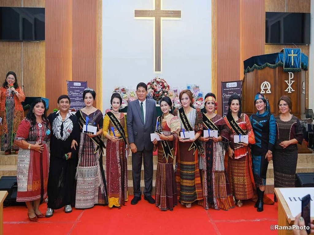 Fashion Show Busana Batak