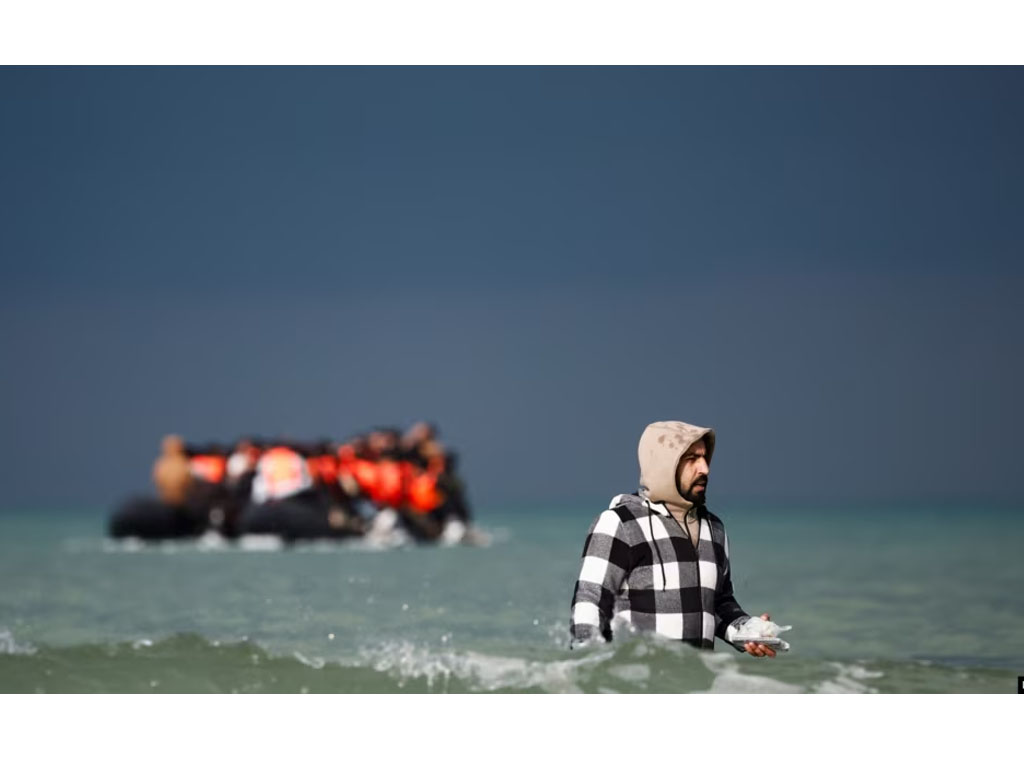 Seorang migran di Selat Inggris