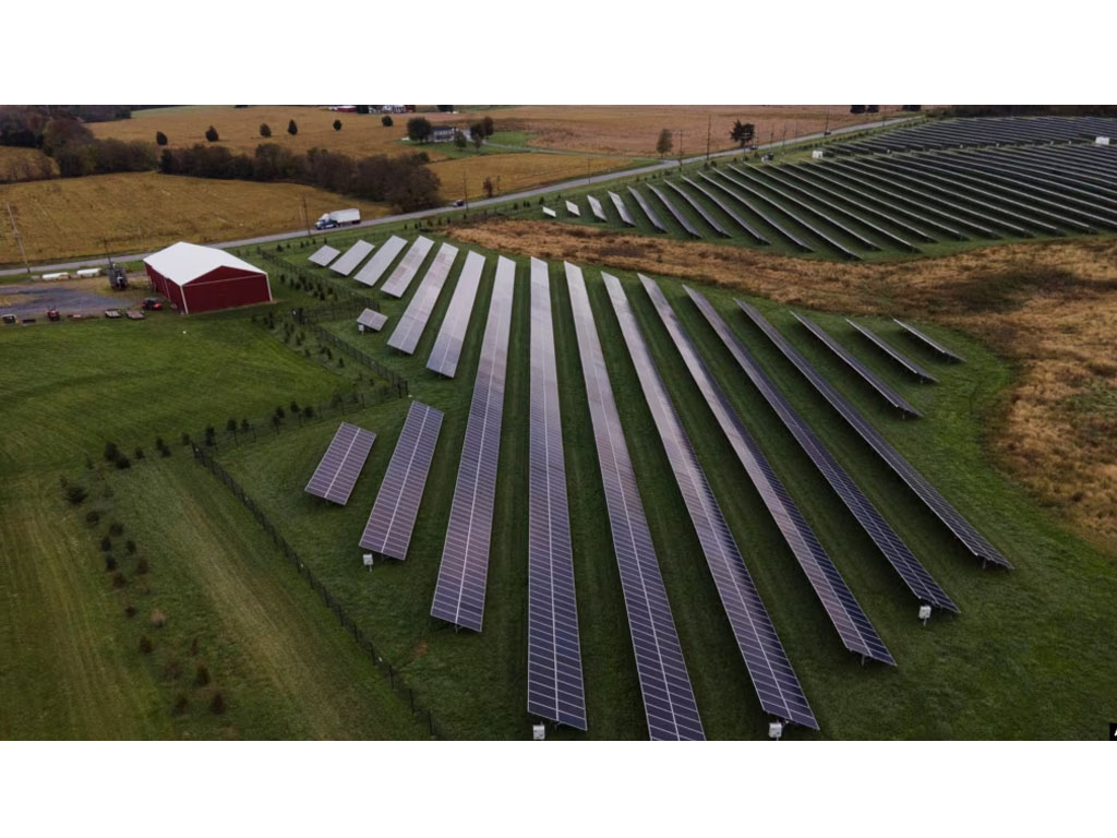 panel surya dari Cypress Creek Renewables