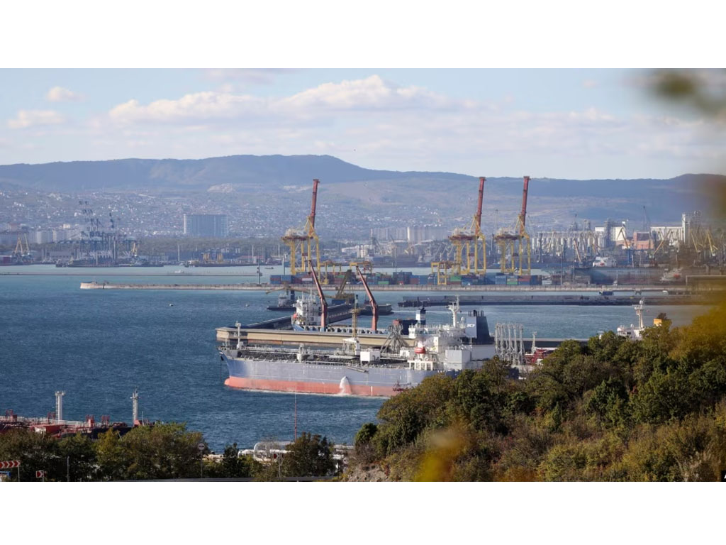 tanker berlabuh di rusia