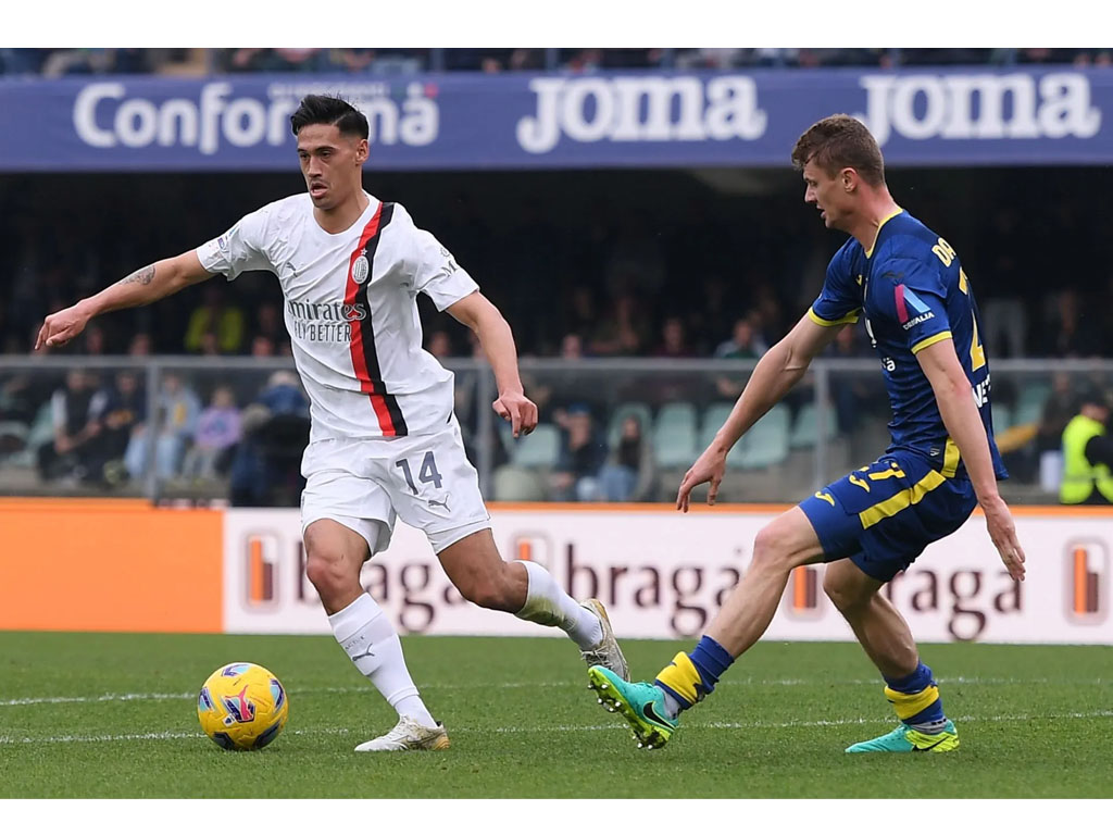 pemain Milan dan Hellas
