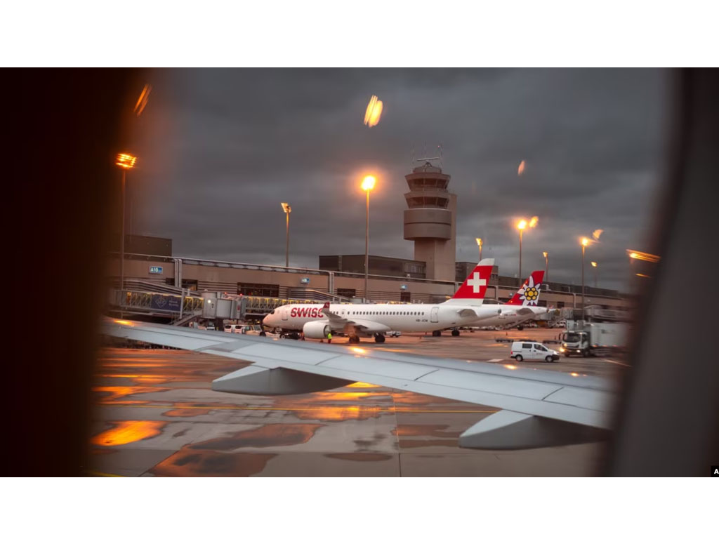 pesawat Swiss Air di Zurich