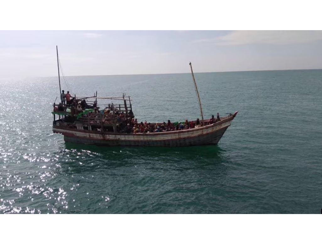 kapal pengungsi Rohingya ditolak Malaysia