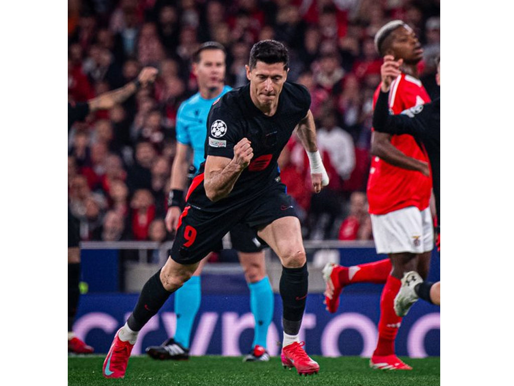 Lewandoski rayakan gol