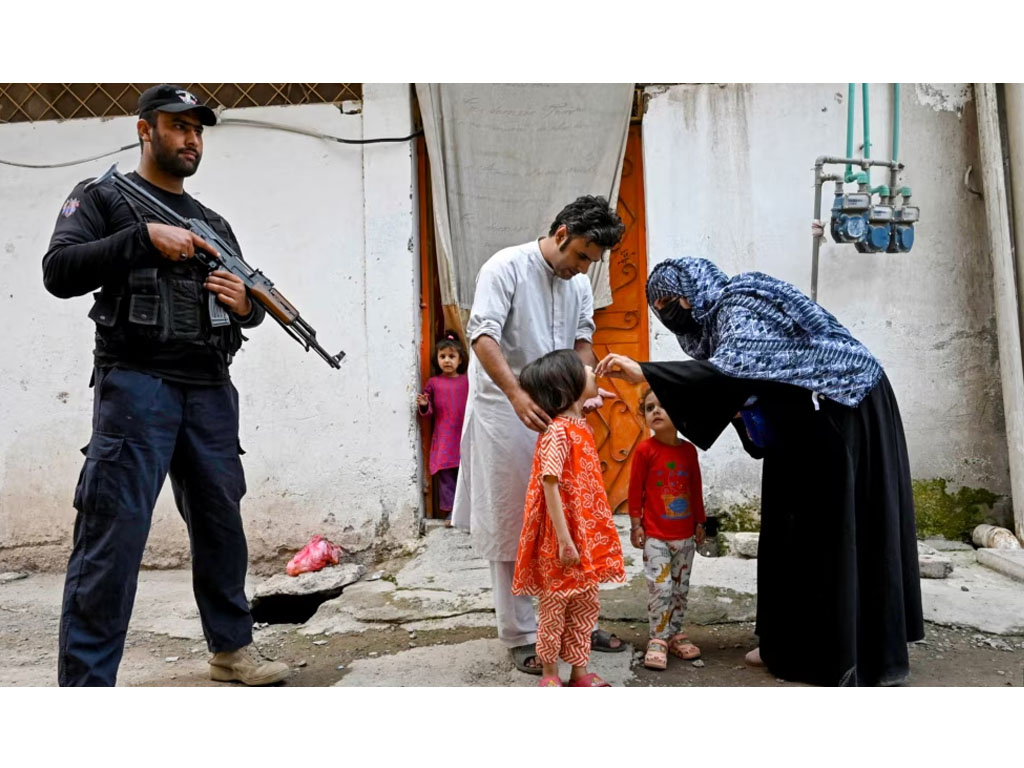 vaksinasi polio di Pakistan
