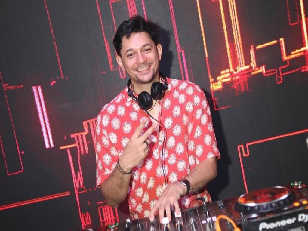 Andrew Andika