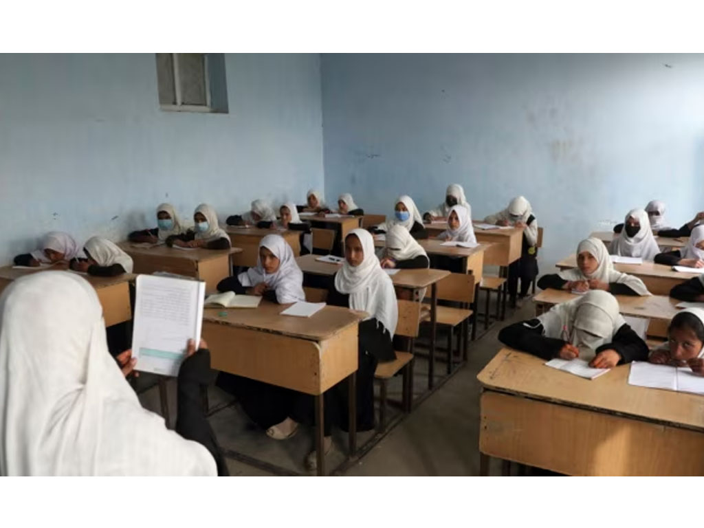 pelajar putri di Afghanistan