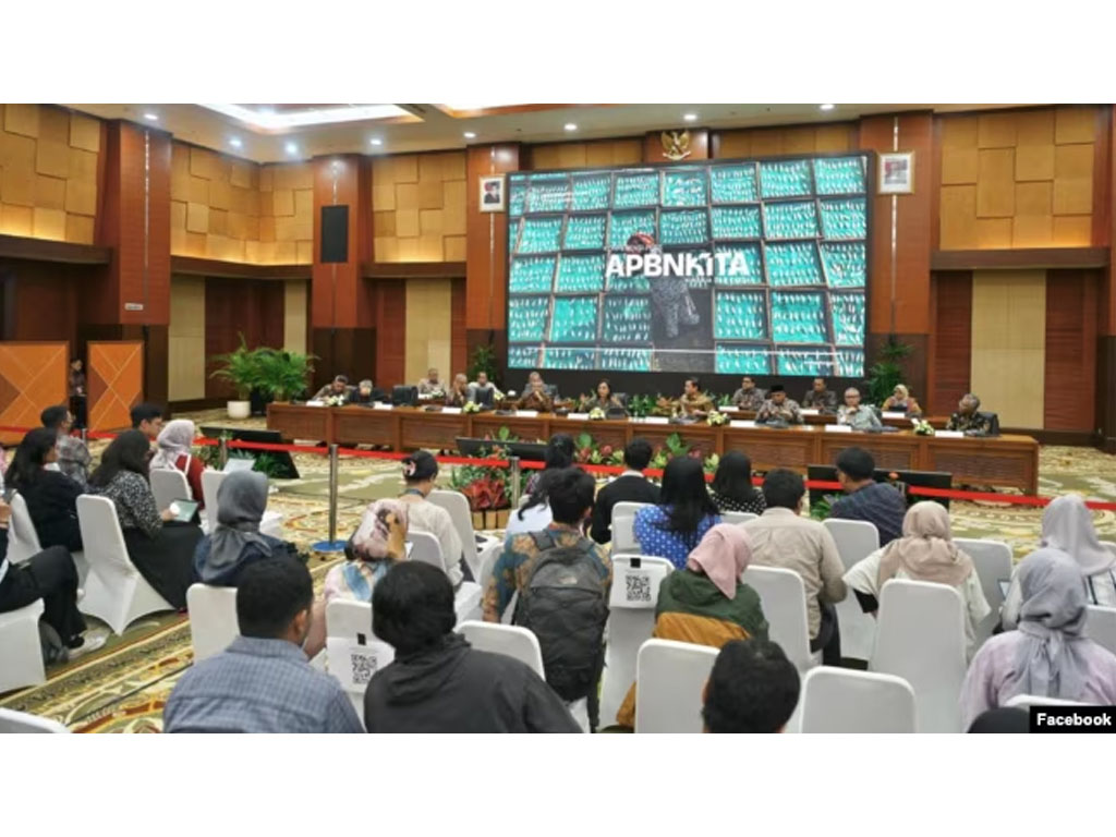 Suasana Menkeu Sri Mulyani Konpres Mar 2025