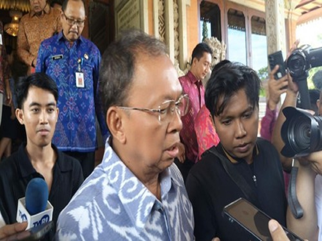 Wayan Koster