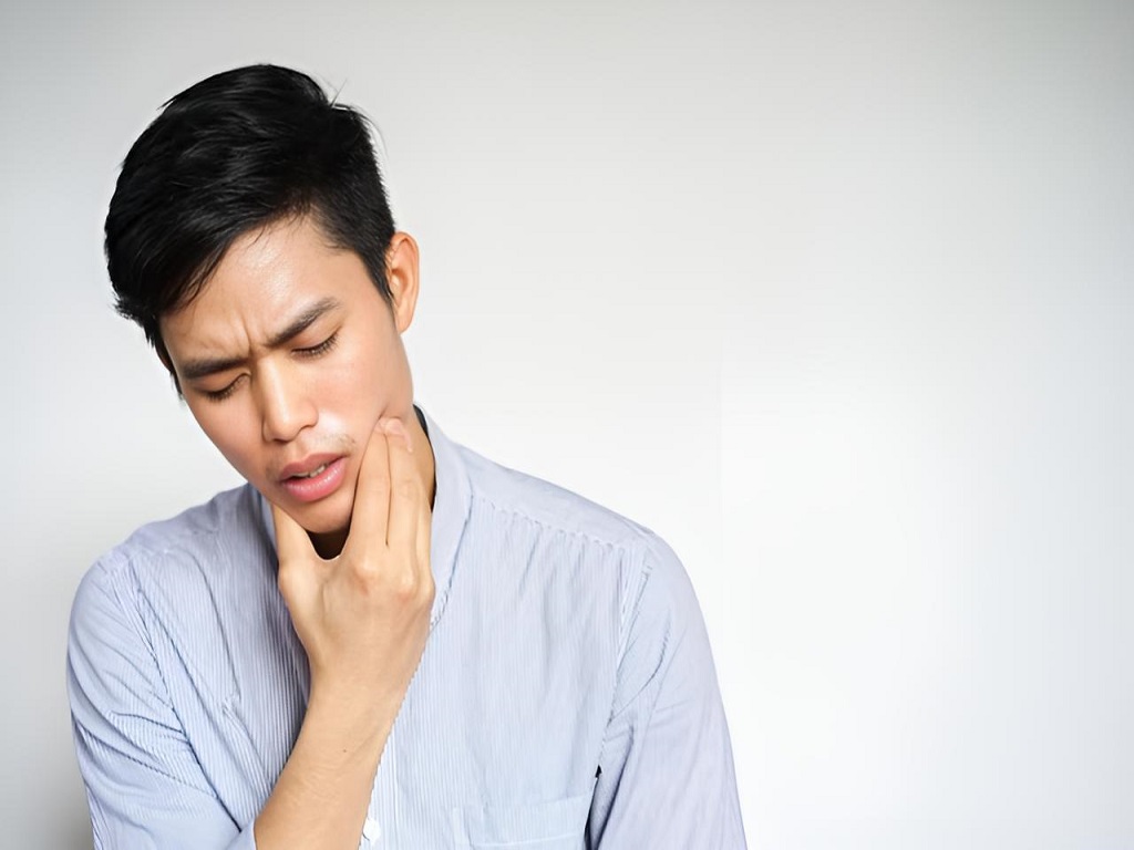 Penyebab Sakit Gigi pada Orang Dewasa