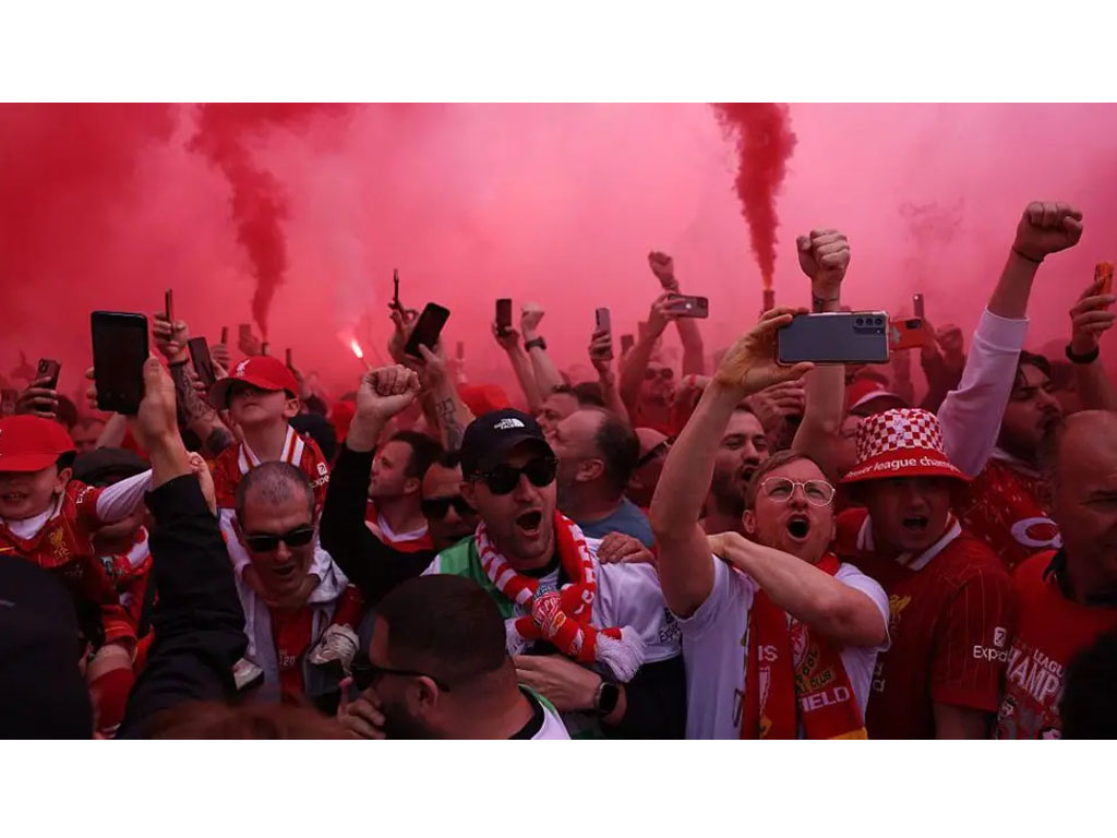 pesta fans Liverpool