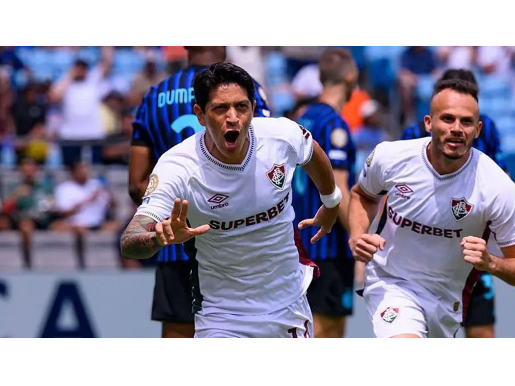 pemain Fluminense rayakan gol
