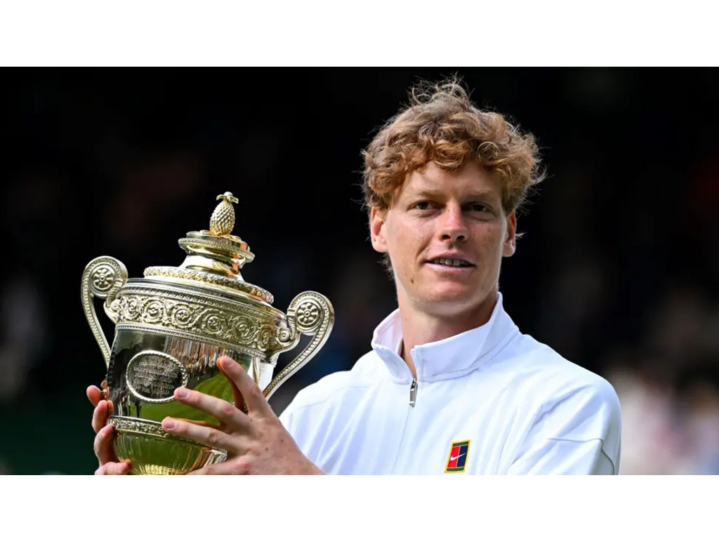 Sinner angkat trofi wimbledon