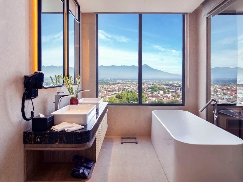 Rekomendasi Hotel Bintang 4
