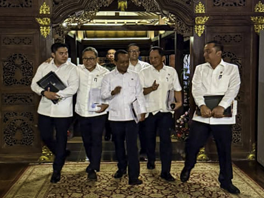 menteri ke hambalang