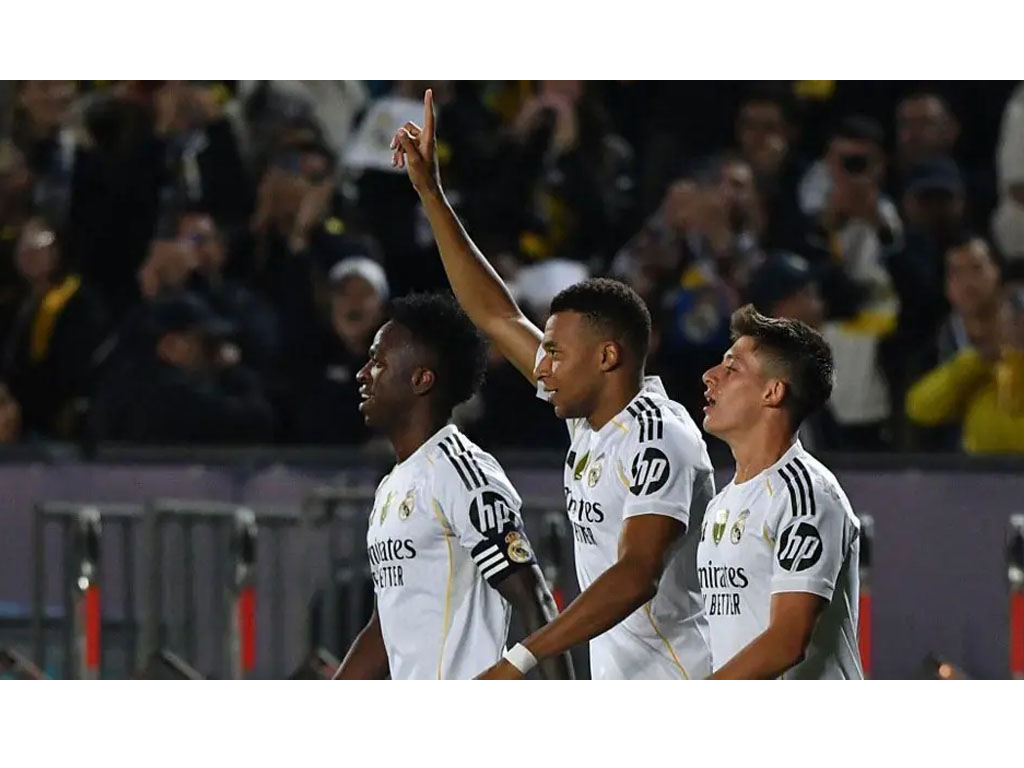 Mbappe cetak hattrick