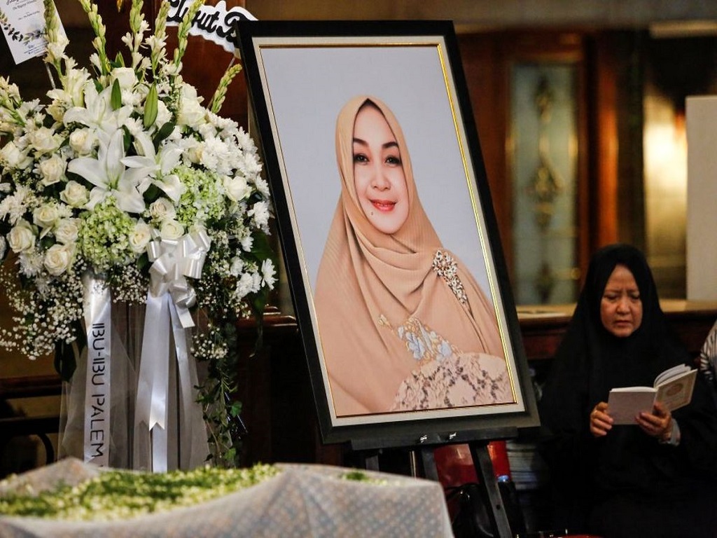 Istri Wiranto