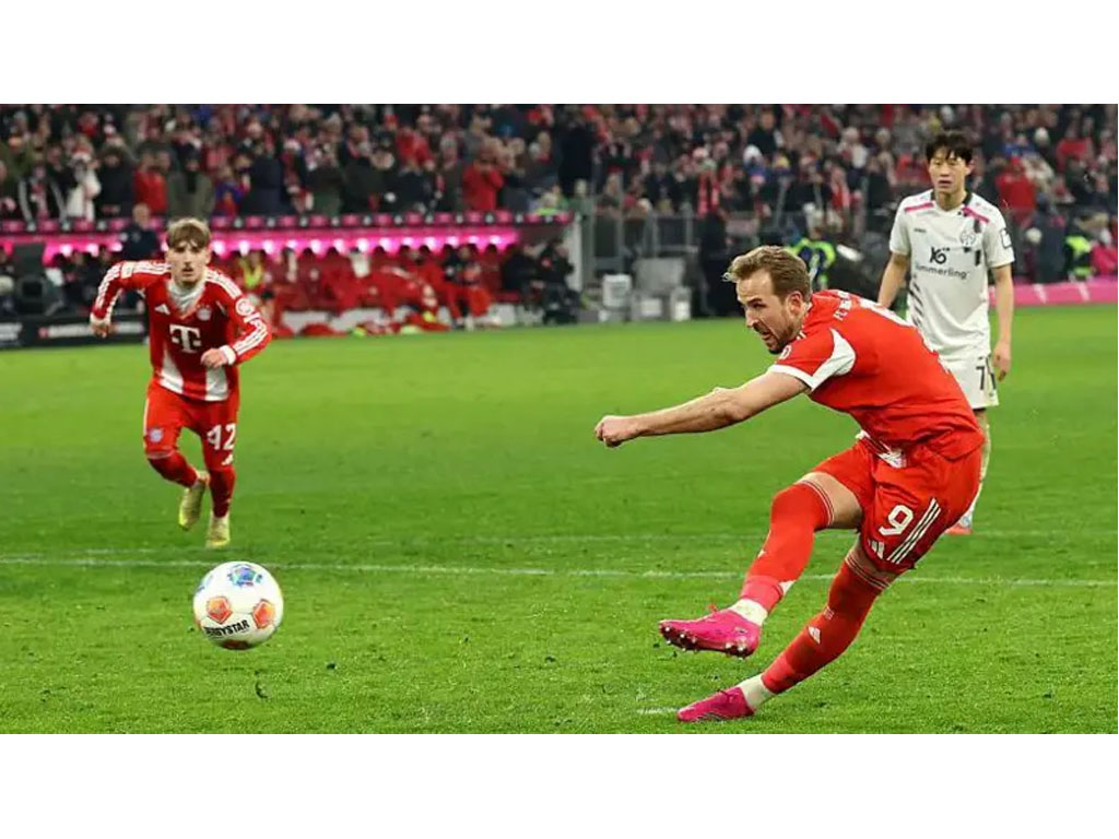 Kane tendang penalti