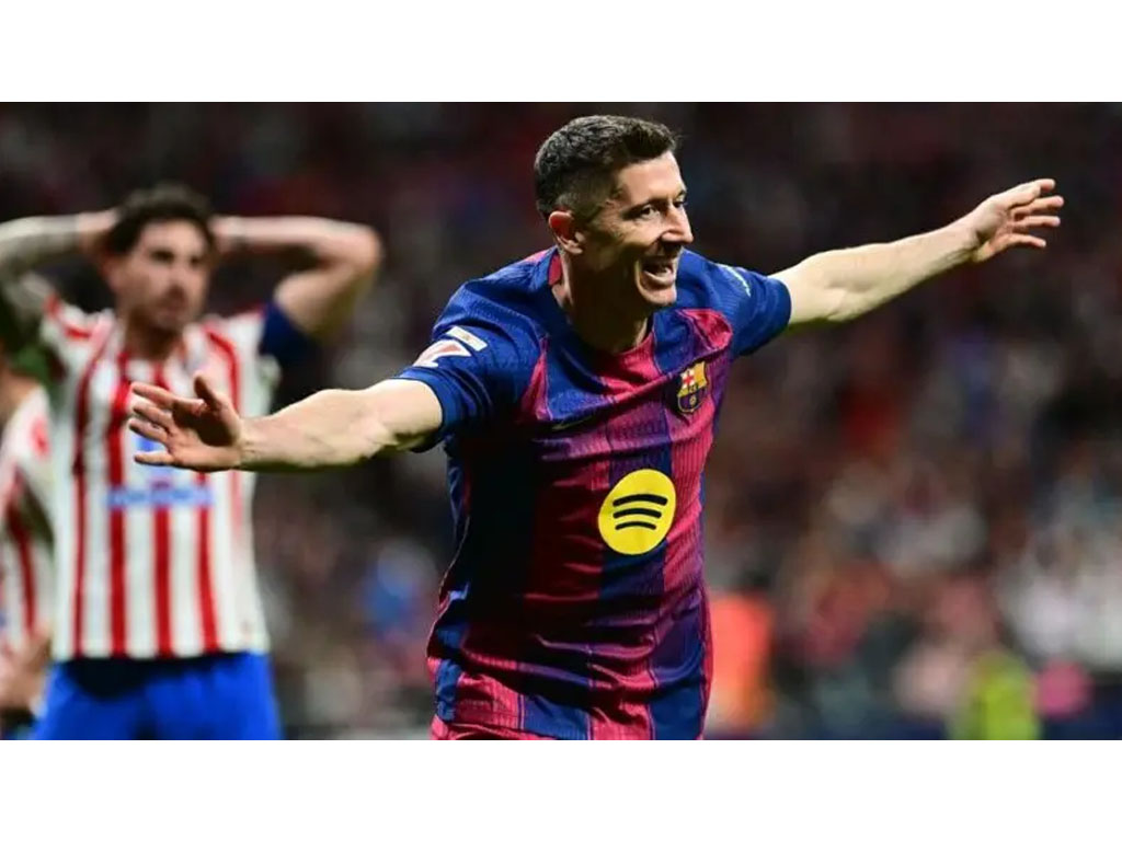 Lewandowski rayakan gol