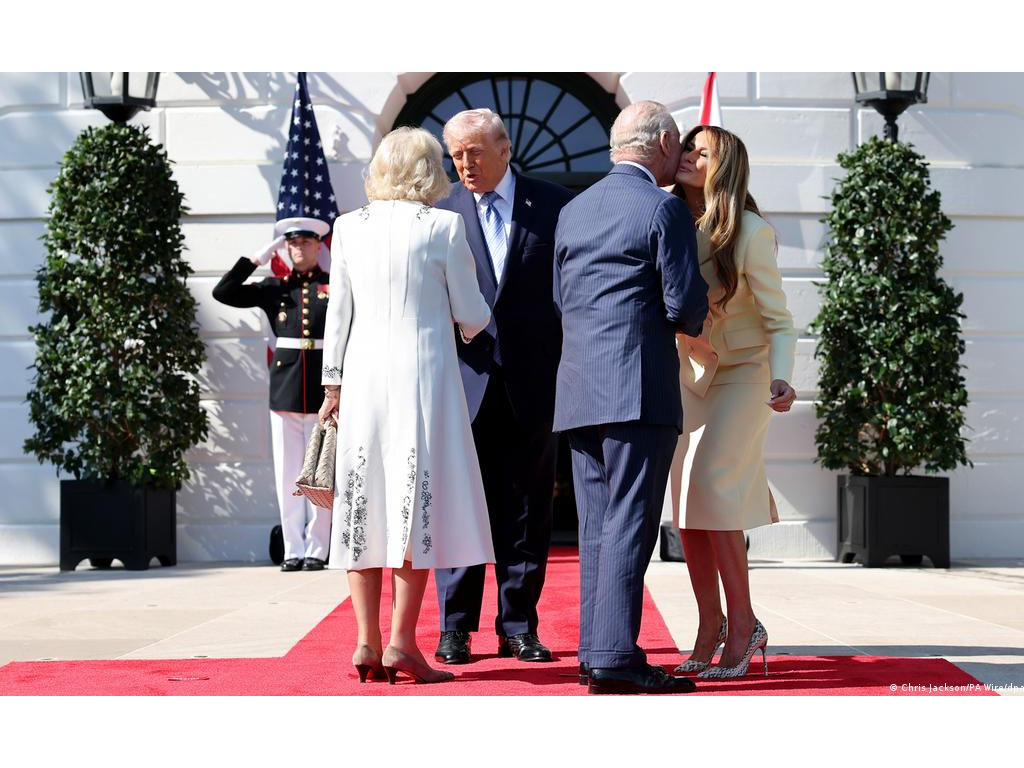 Trum sambut Charles