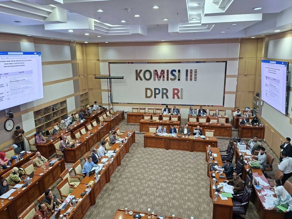 RUU Polri Atur Usia Pensiun