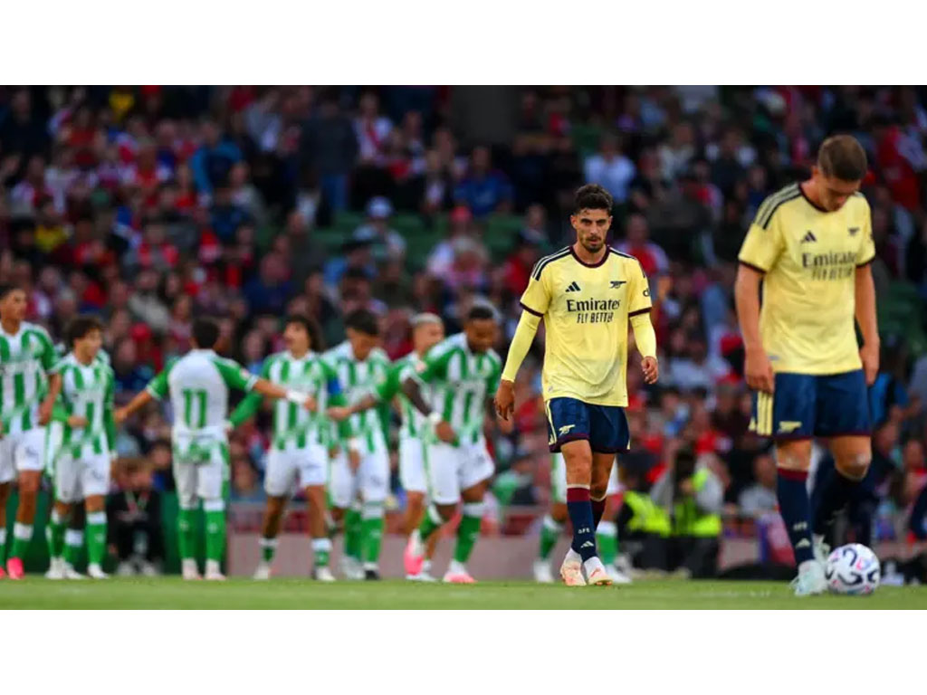 Arsenal kebobolan tiga gol