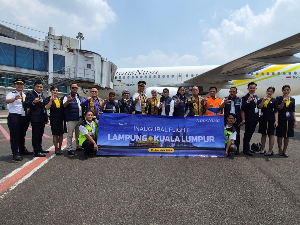 penerbangan perdana Lpg - KL