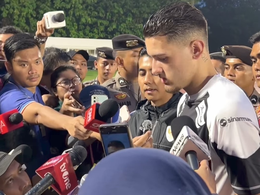 Justin Hubner memberikan timnas Indonesia