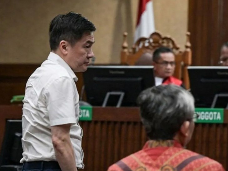 Hakim Agung Suharto membacakan putusan MA
