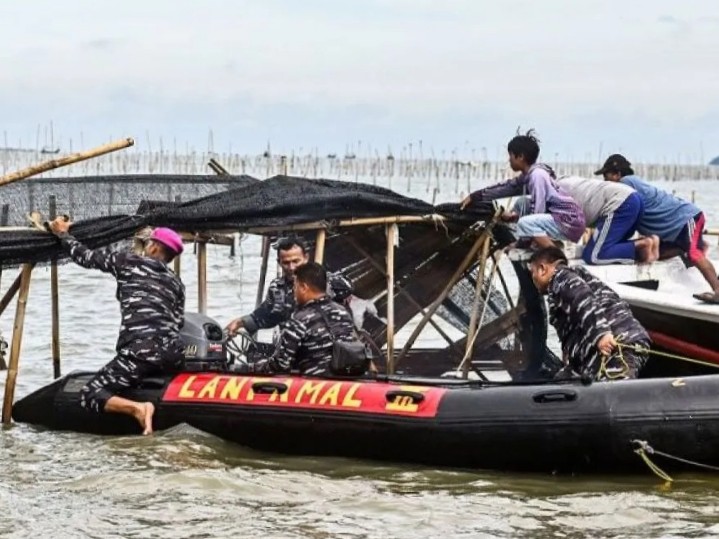KKP dan TNI Tegakkan Hukum: Penyelidikan dan Pembongkaran Pagar Laut di Tangerang